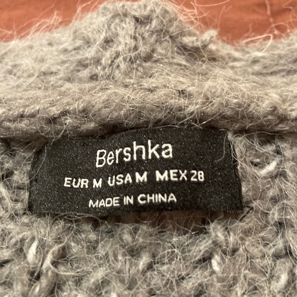 Over-Sized Heavy Cable Knit Lounge Cardigan - Picture 6 of 7